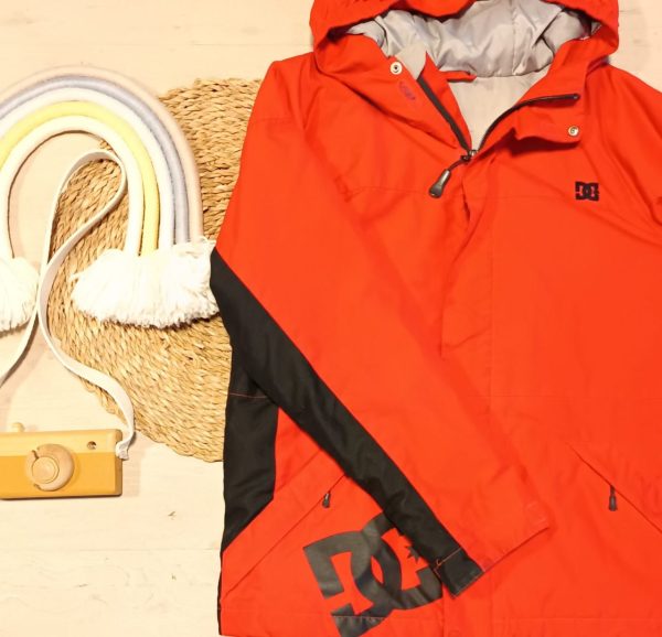 Campera DC T12-14 (detalle)